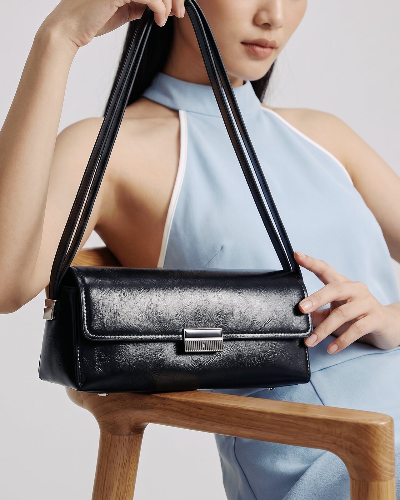 Túi Xách Đeo Vai Nữ Zucia Urban Muse N04-FE04Đen Color1
