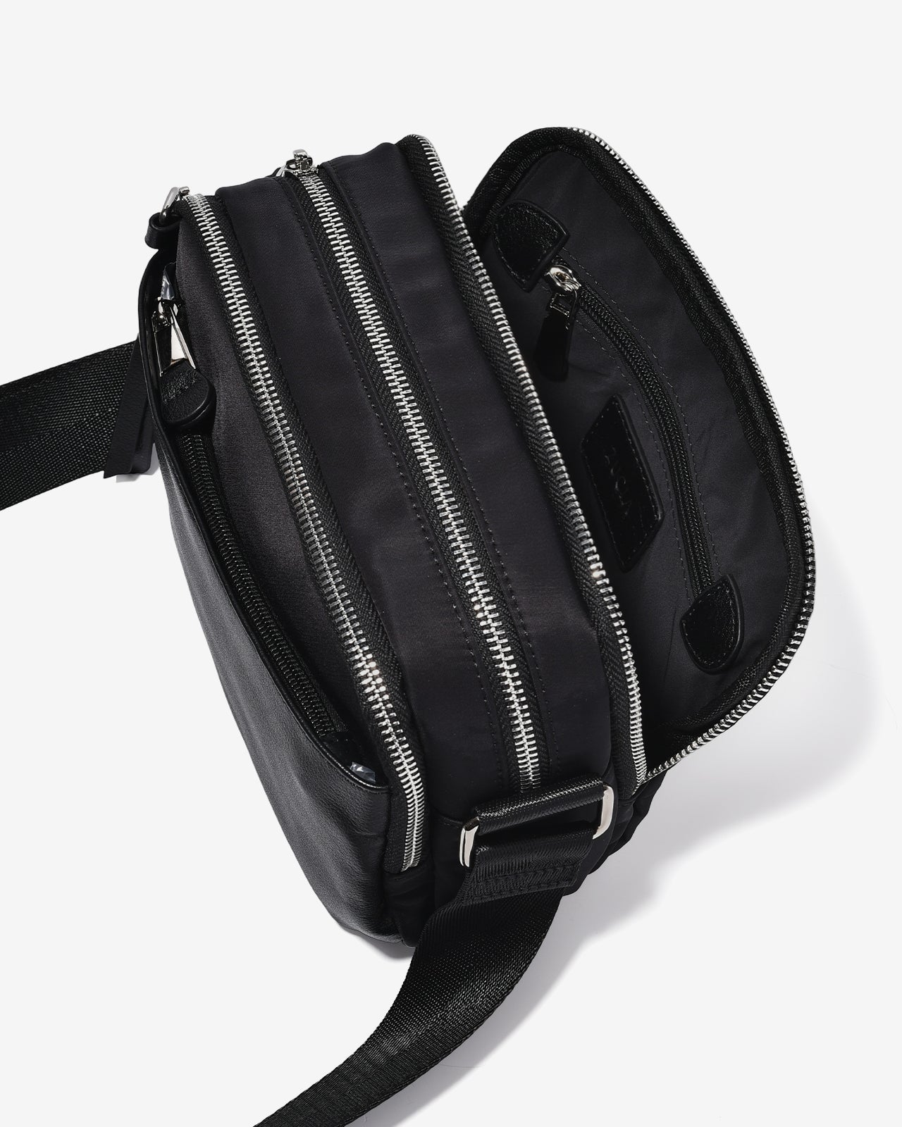 Túi Đeo Chéo Zucia The Rain Runner N50-HY50-Đen Color1