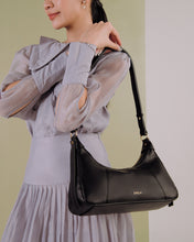 Túi Đeo Vai Hobo Zucia Absolute Beauty N02-JC50-Đen Color1