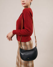 Túi Xách Tay Đeo Chéo Nữ Dáng Bán Nguyệt Zucia InTo You N13-VS13-Đen Color1