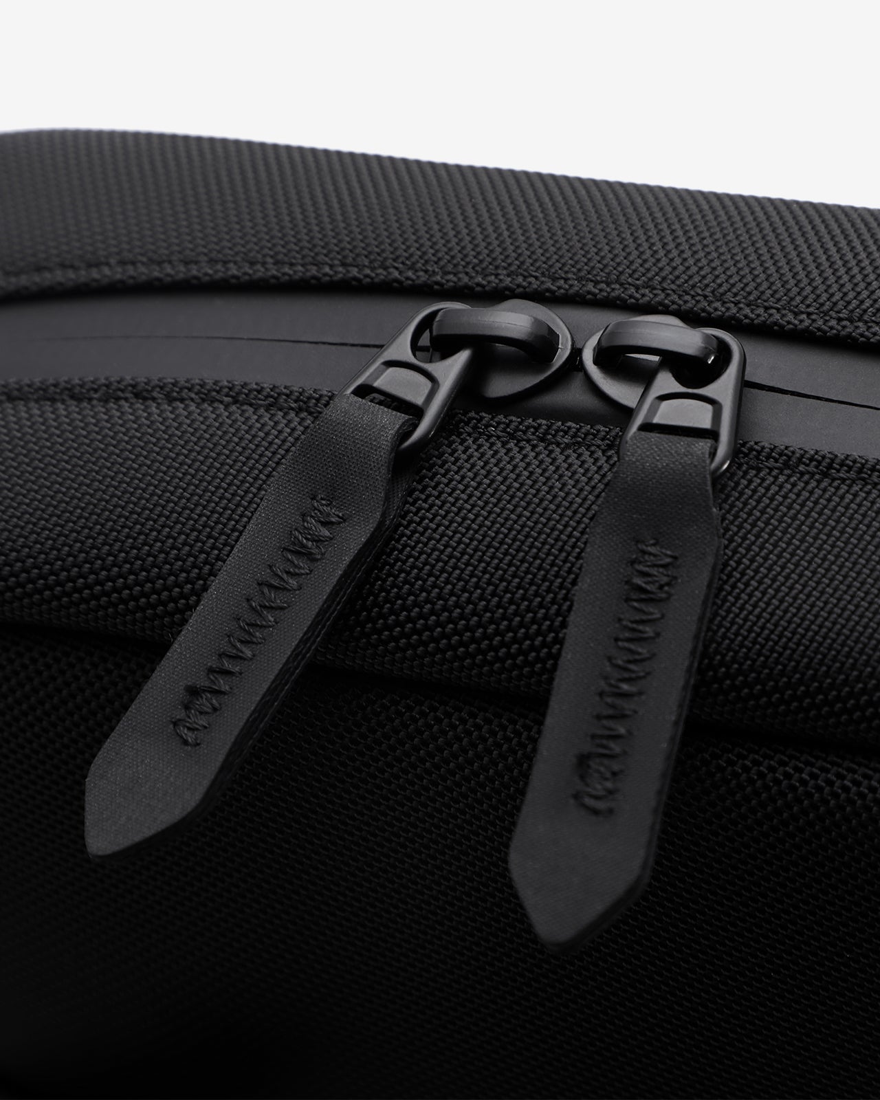 Túi Đeo Chéo Zuciani Timeless Fusion N19-MJ19-Đen Color1