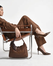 Túi Xách Tay Dáng Hobo Phối Khăn Zucia Urban Muse 02-FE02Nâu Color1