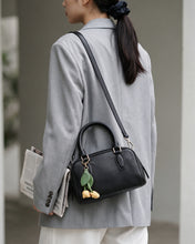 Túi Xách Tay Duffle Kèm Charm Zuciani The Aurum Elegantia N30-TM30Đen Color1