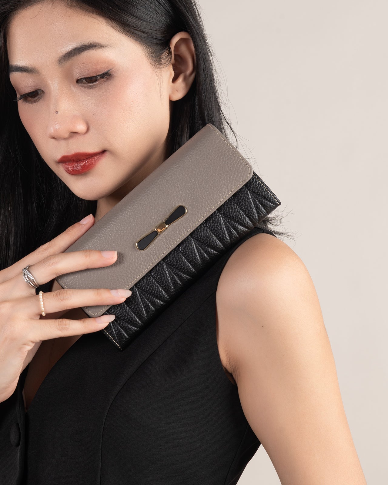 Ví Cầm Tay Nữ Zuciani Fold Of Love N03-DN03Xám Color1